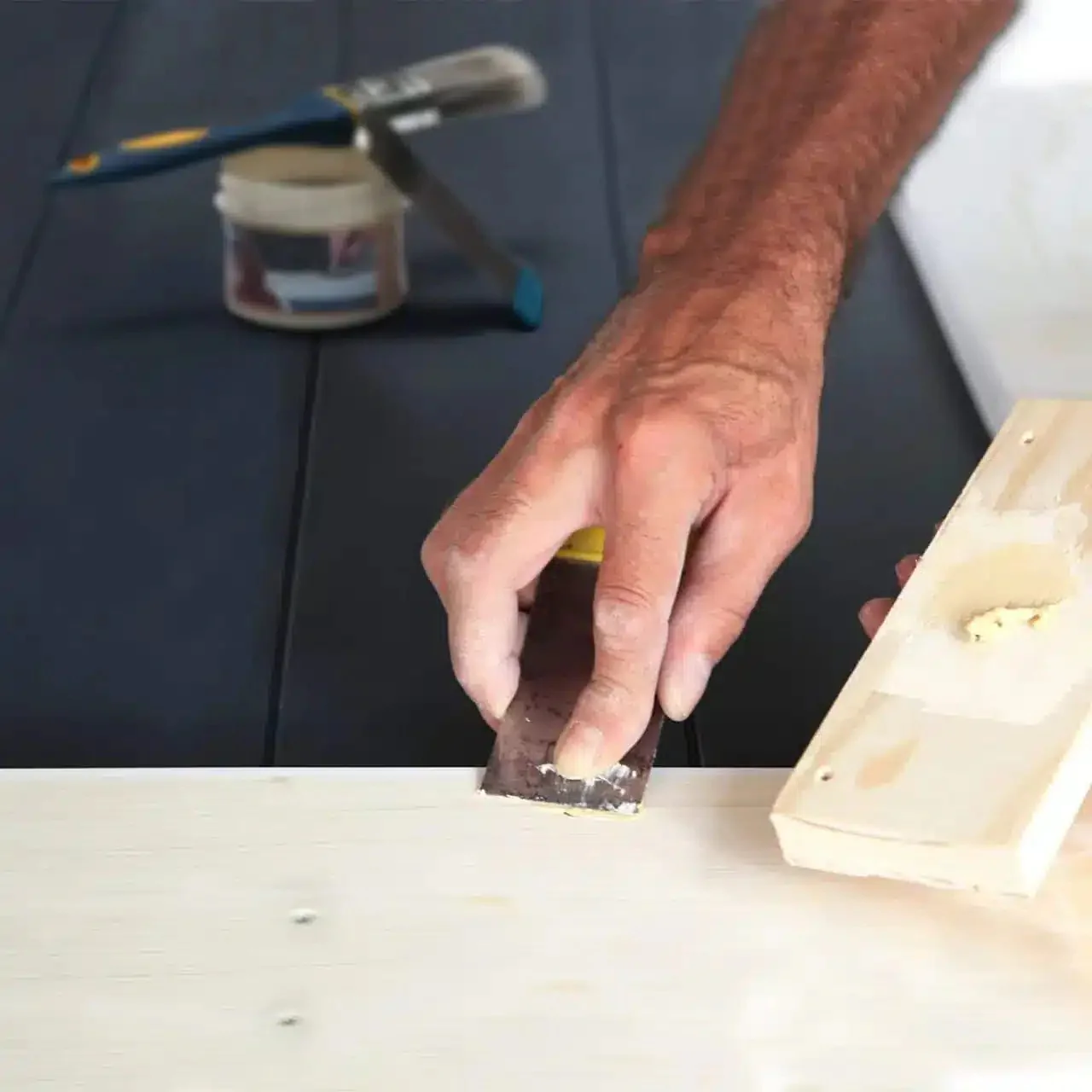 Bluebird All-Purpose Wood Filler 225gms - Image 5
